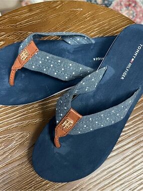 Tommy Hilfiger Navy Flip-Flop Sandals with Denim-Style Straps and Brown Trim